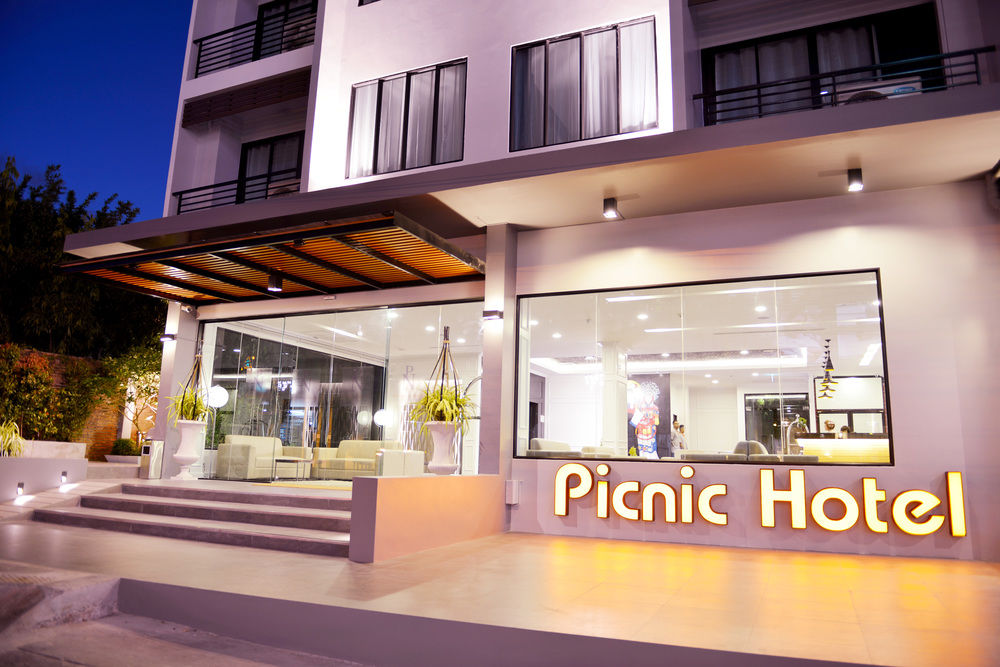Picnic Hotel Bangkok - Rang Nam image 1